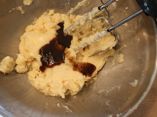 Add vanilla to the mixture